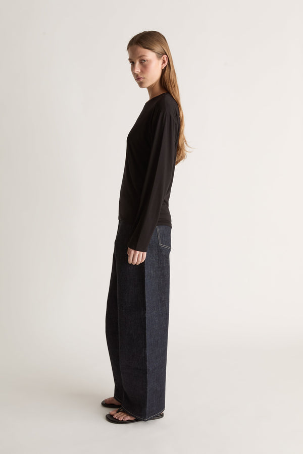 Relaxed Long Sleeve in Black