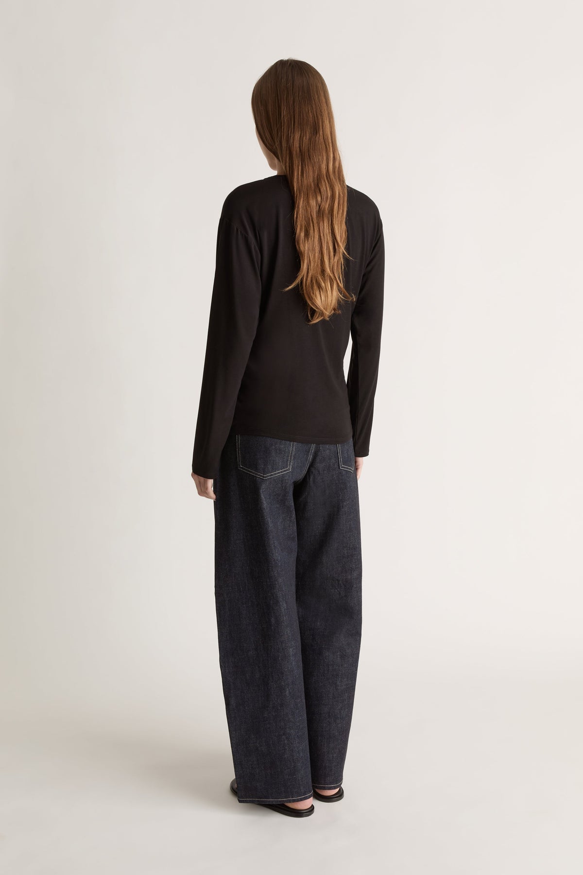 Relaxed Long Sleeve in Black
